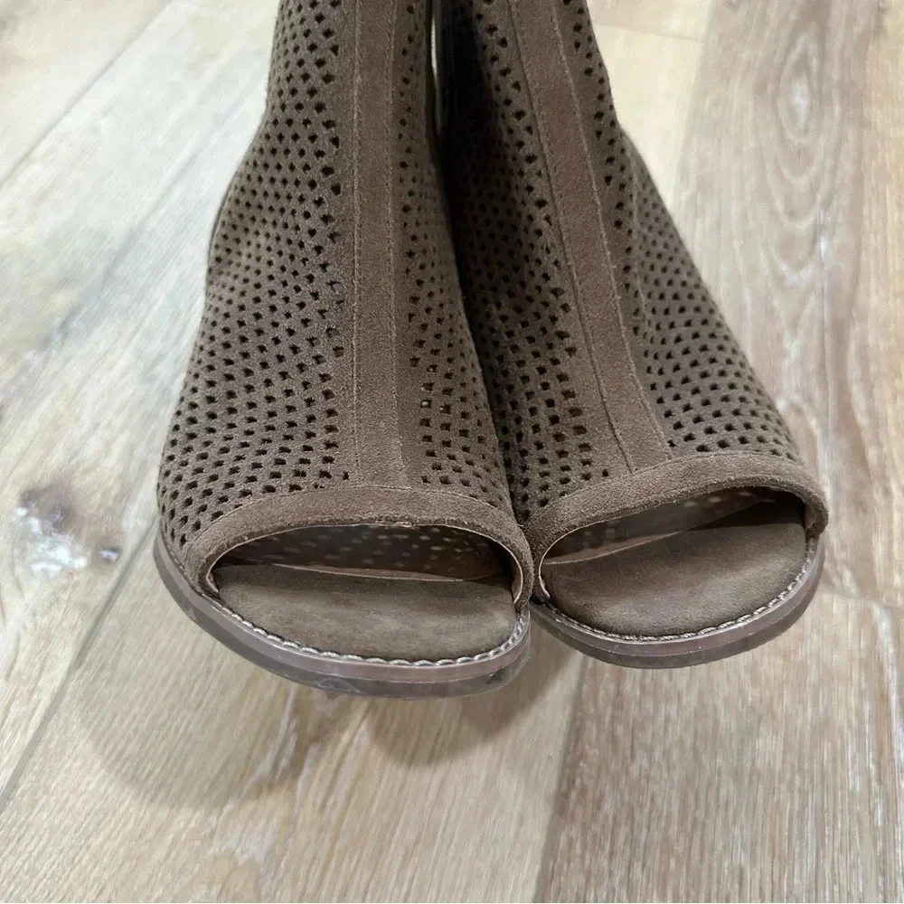 Lucky Brand Women's Lakyn Brown Leather Peep Toe Heeled Ankle Booties Sz 10 GUC